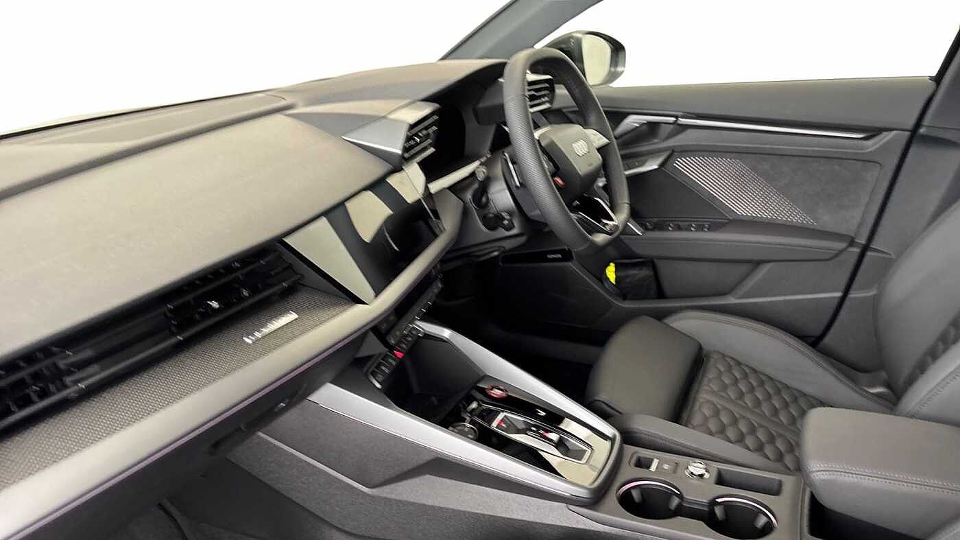 Used Audi RS3 2025 for sale - 76679233: Photo 2