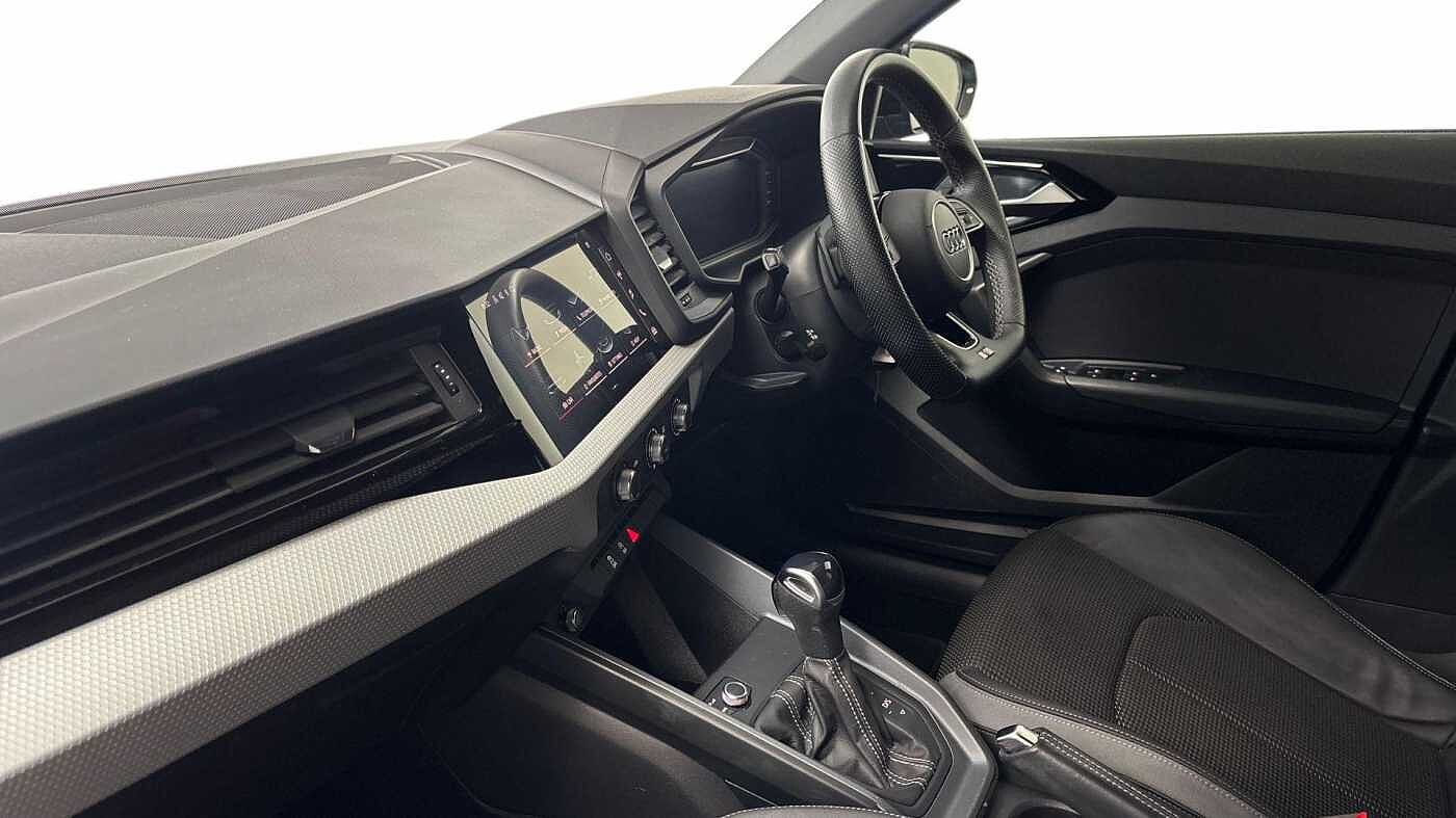 Used Audi A1 2023 for sale - 76676245: Photo 2