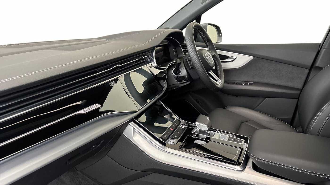 Used Audi Q7 2024 for sale - 76677881: Photo 2