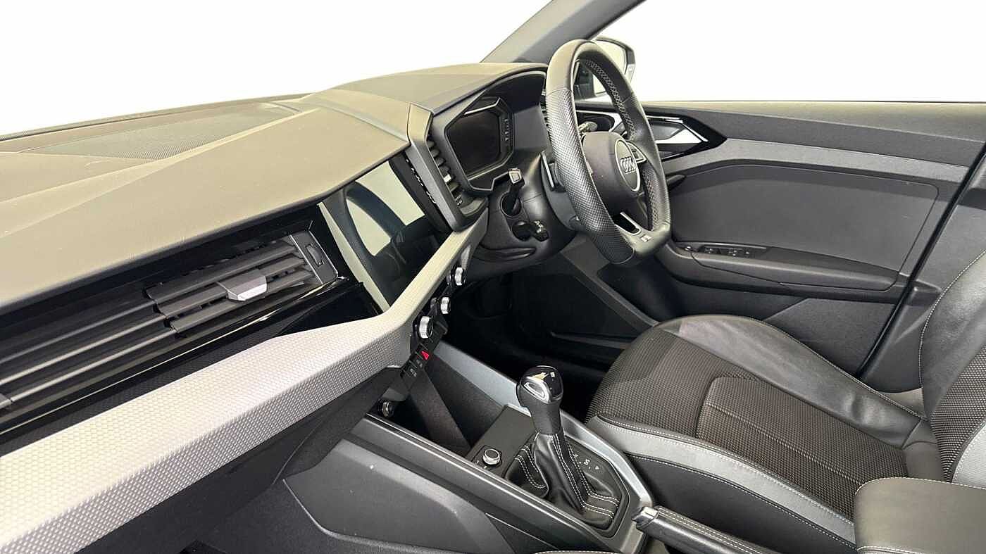 Used Audi A1 2022 for sale - 77788991: Photo 2