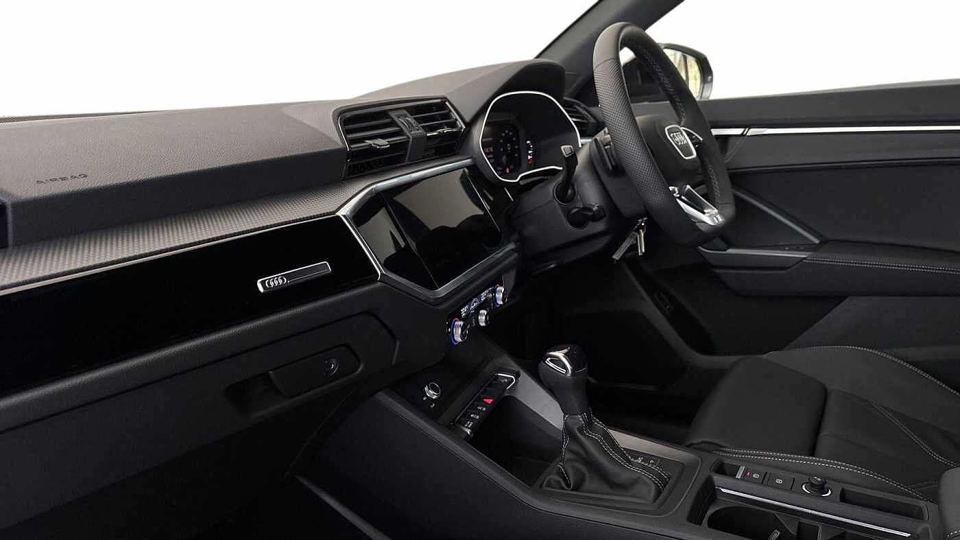 Used Audi Q3 2025 for sale - 76678703: Photo 2