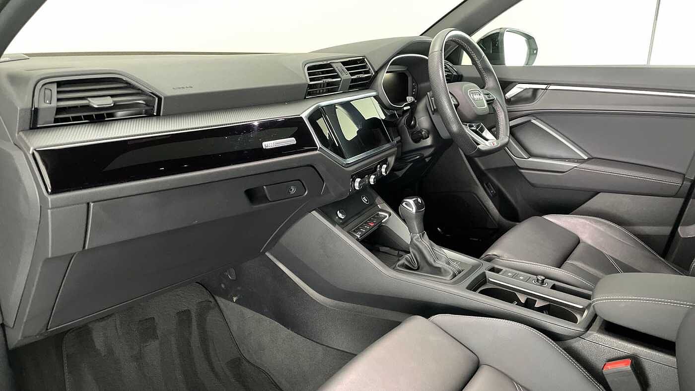 Used Audi Q3 2023 for sale - 76676202: Photo 2