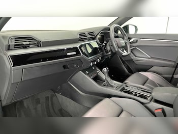 Used Audi Q3 2023 for sale - 76676202: Photo