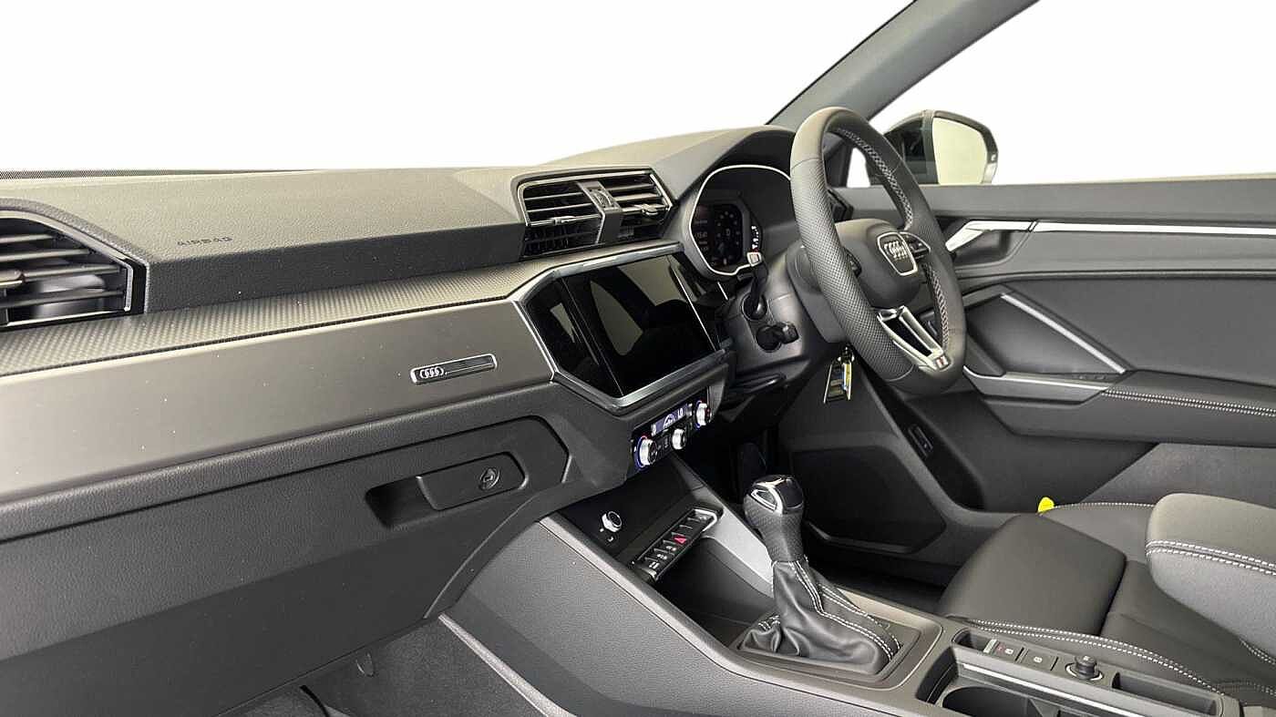 Used Audi Q3 2025 for sale - 76679551: Photo 2