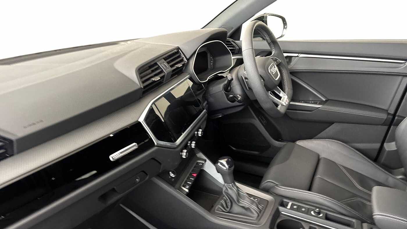 Used Audi Q3 2025 for sale - 78052966: Photo 2