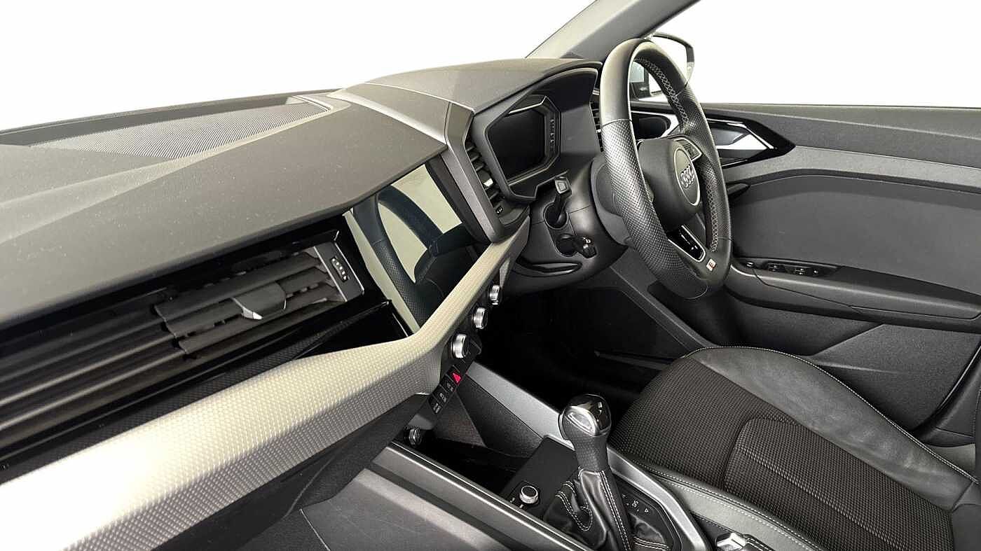 Used Audi A1 2021 for sale - 77501008: Photo 2