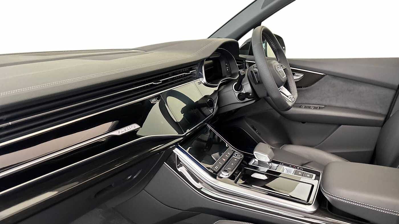 Used Audi Q7 2025 for sale - 76678722: Photo 2