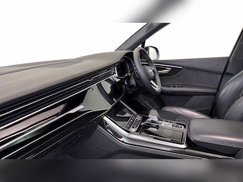 Used Audi Q7 2023 for sale - 78392441: Photo