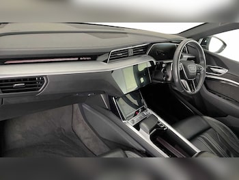 Used Audi e-tron 2020 for sale - 76681127: Photo