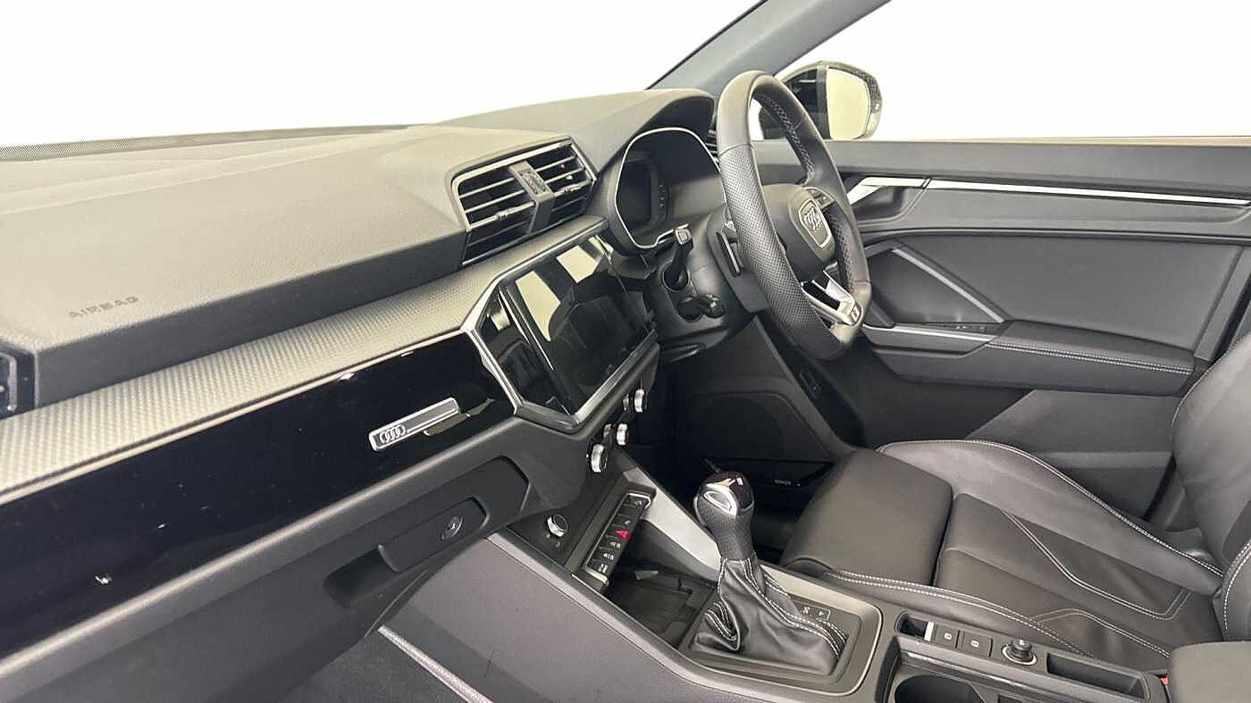 Used Audi Q3 2024 for sale - 77445408: Photo 2