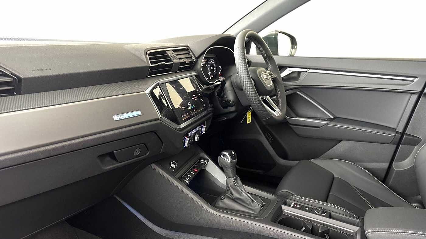 Used Audi Q3 2025 for sale - 76678287: Photo 2