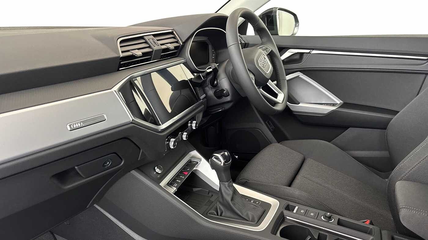 Used Audi Q3 2025 for sale - 76679943: Photo 2