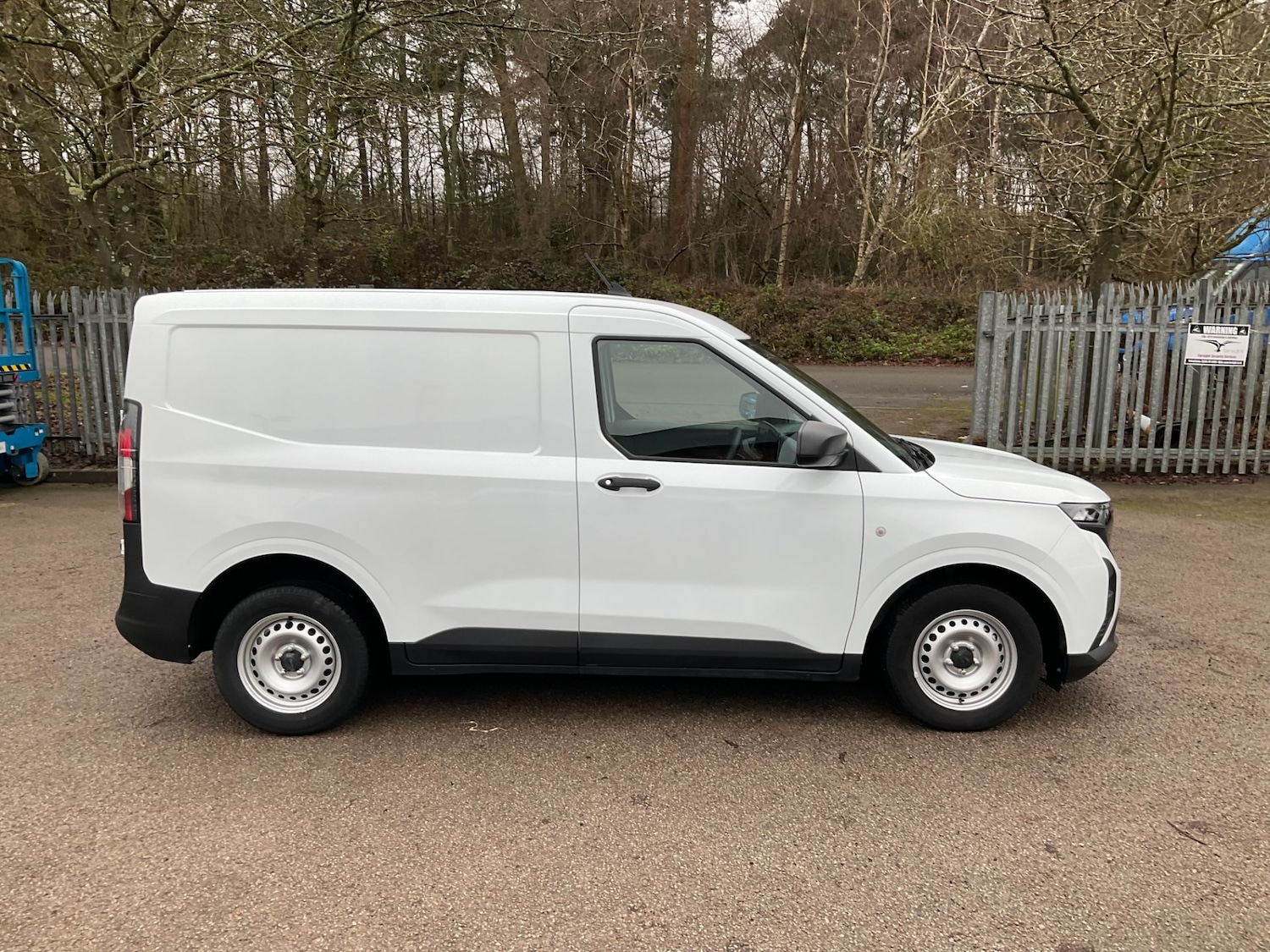 Used Ford Transit Courier 2024 for sale - 77297122: Photo 12