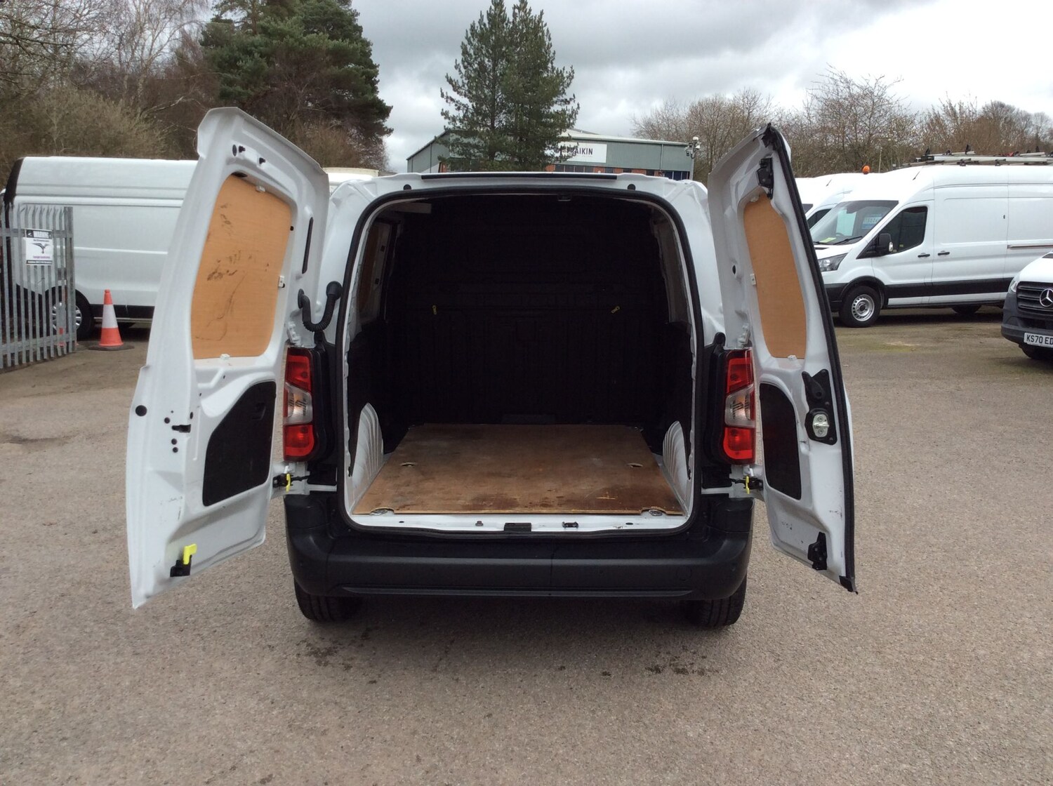 Used Peugeot Partner 2022 for sale - 78223251: Photo 12