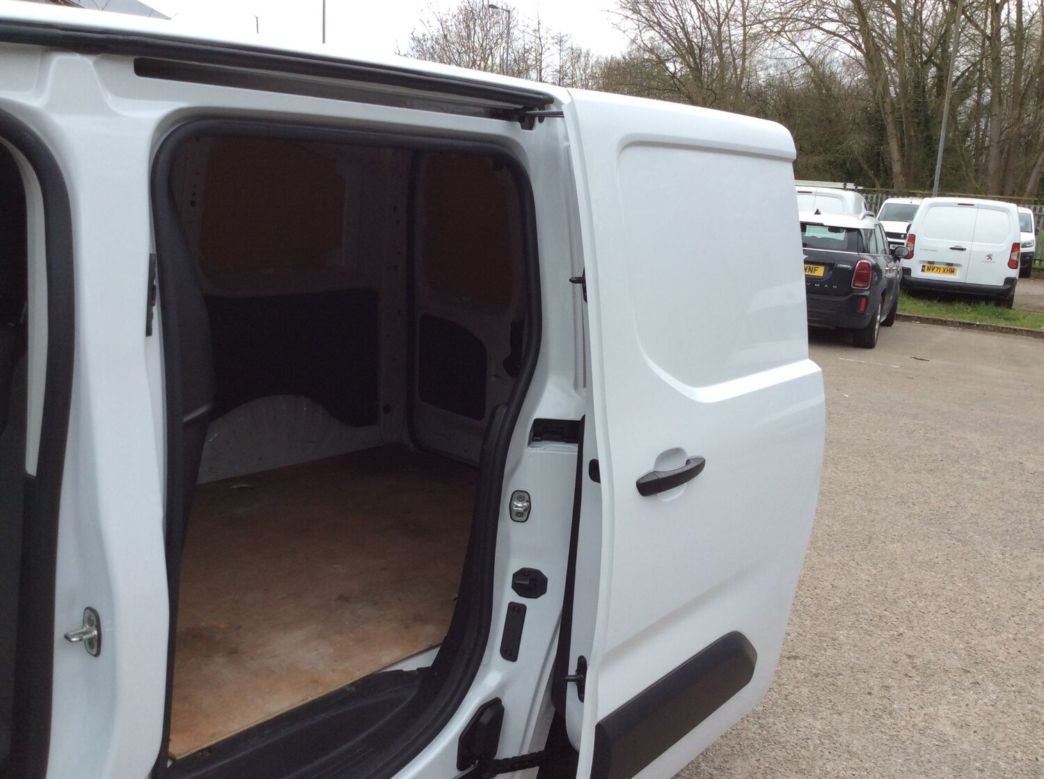 Used Peugeot Partner 2022 for sale - 78223251: Photo 8