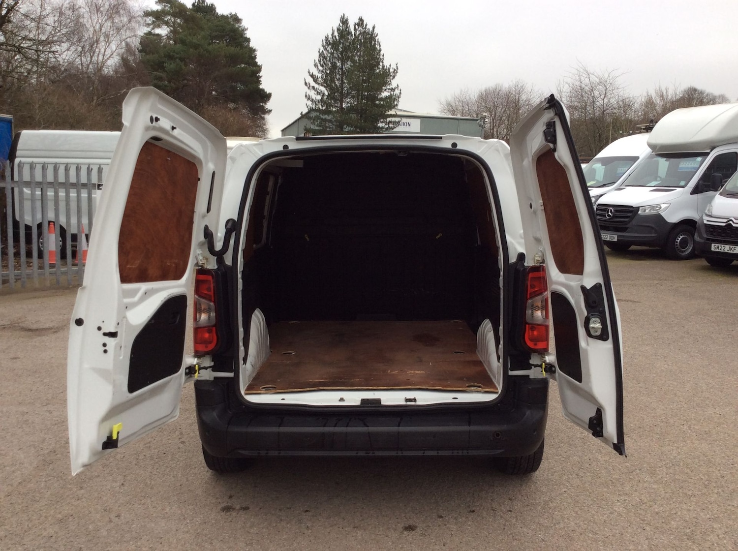 Used Peugeot Partner 2019 for sale - 77804405: Photo 12