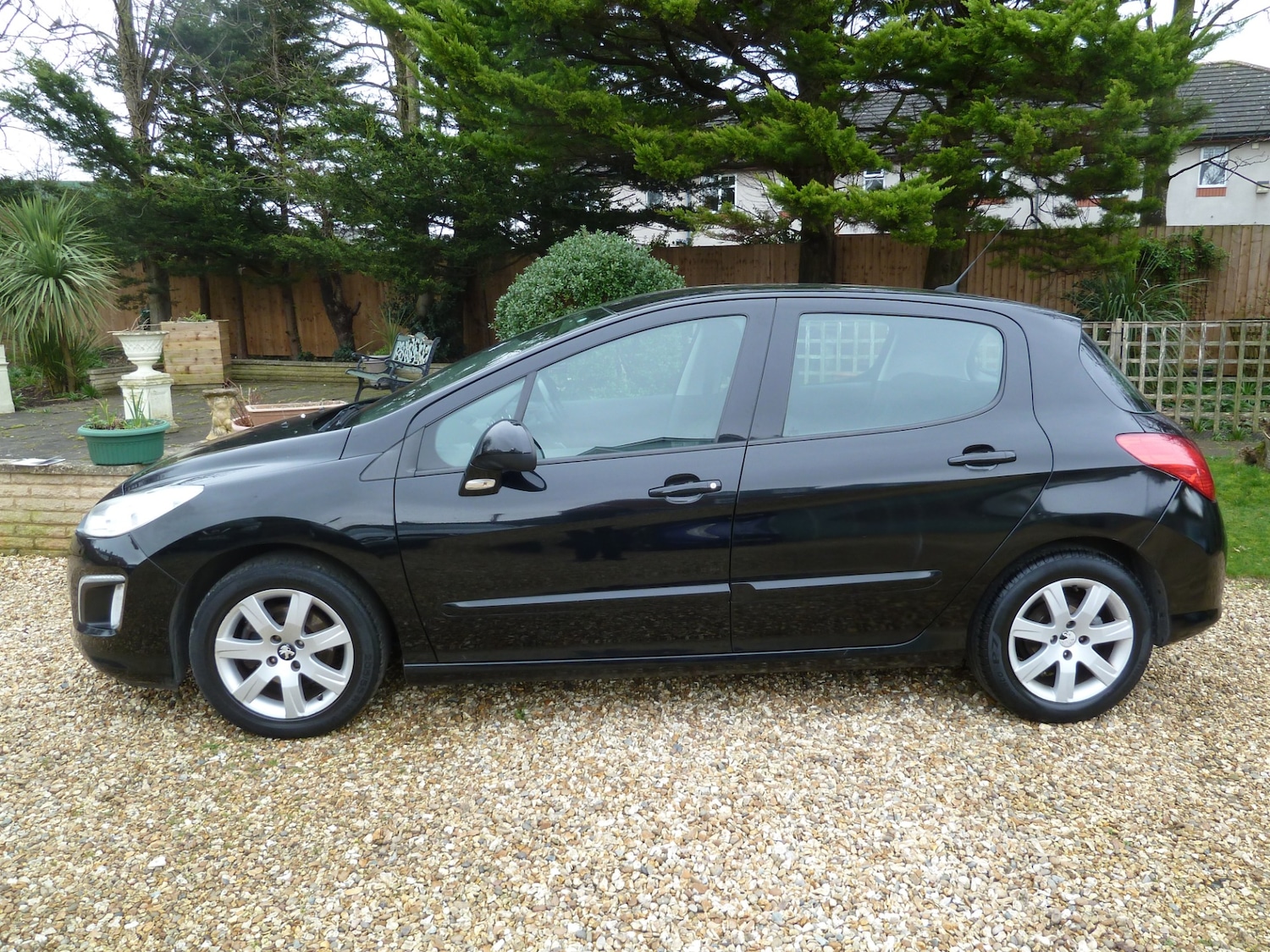 Used Peugeot 308 2013 for sale - 77759411: Photo 2