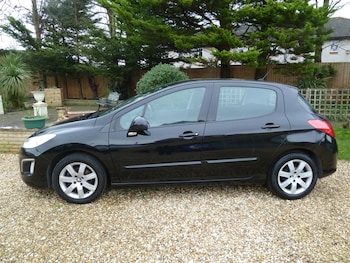Used Peugeot 308 2013 for sale - 77759411: Photo