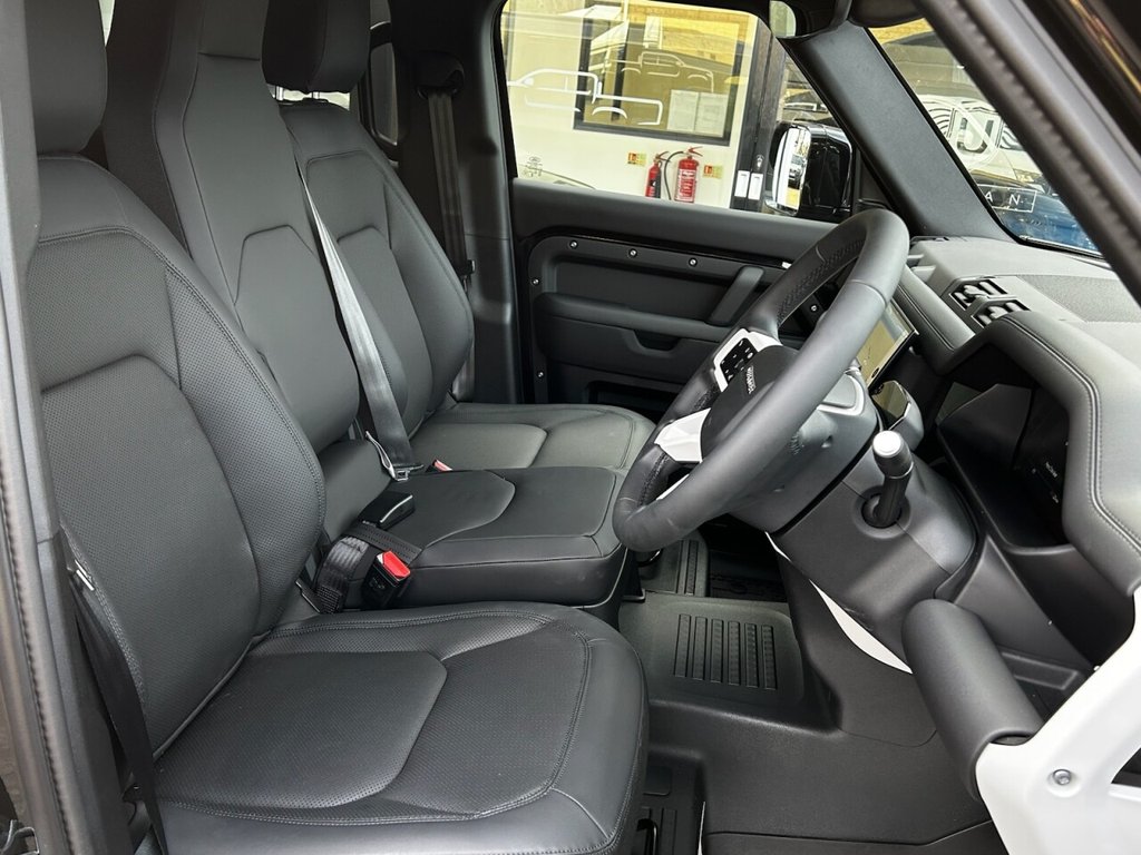 Used Land Rover Defender 2025 for sale - 77133626: Photo 35