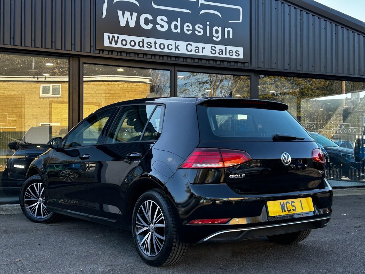 Used Volkswagen Golf 2017 for sale - 76633043: Photo 2