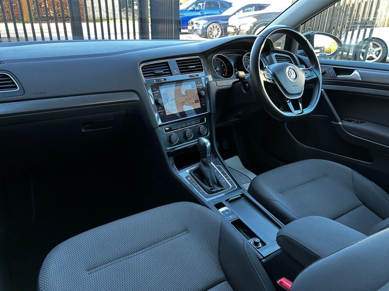 Used Volkswagen Golf 2017 for sale - 76633043: Photo 21