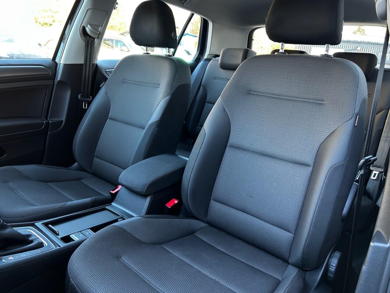 Used Volkswagen Golf 2017 for sale - 76633043: Photo 23