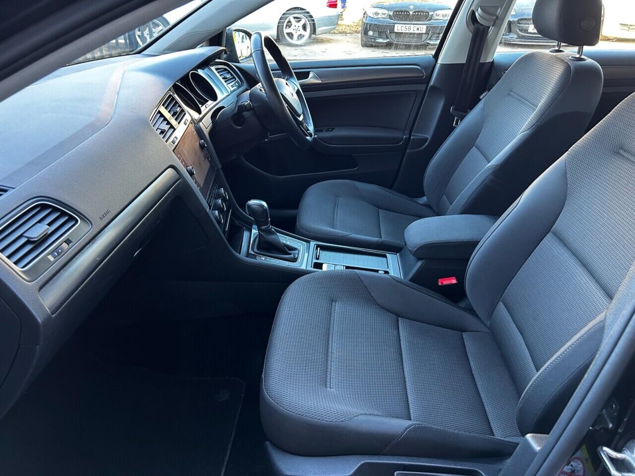 Used Volkswagen Golf 2017 for sale - 76633043: Photo 24