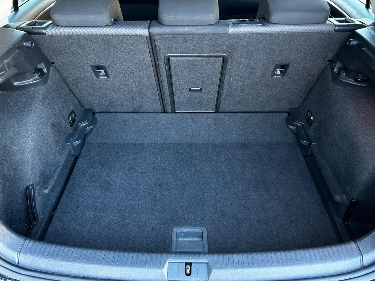 Used Volkswagen Golf 2017 for sale - 76633043: Photo 28