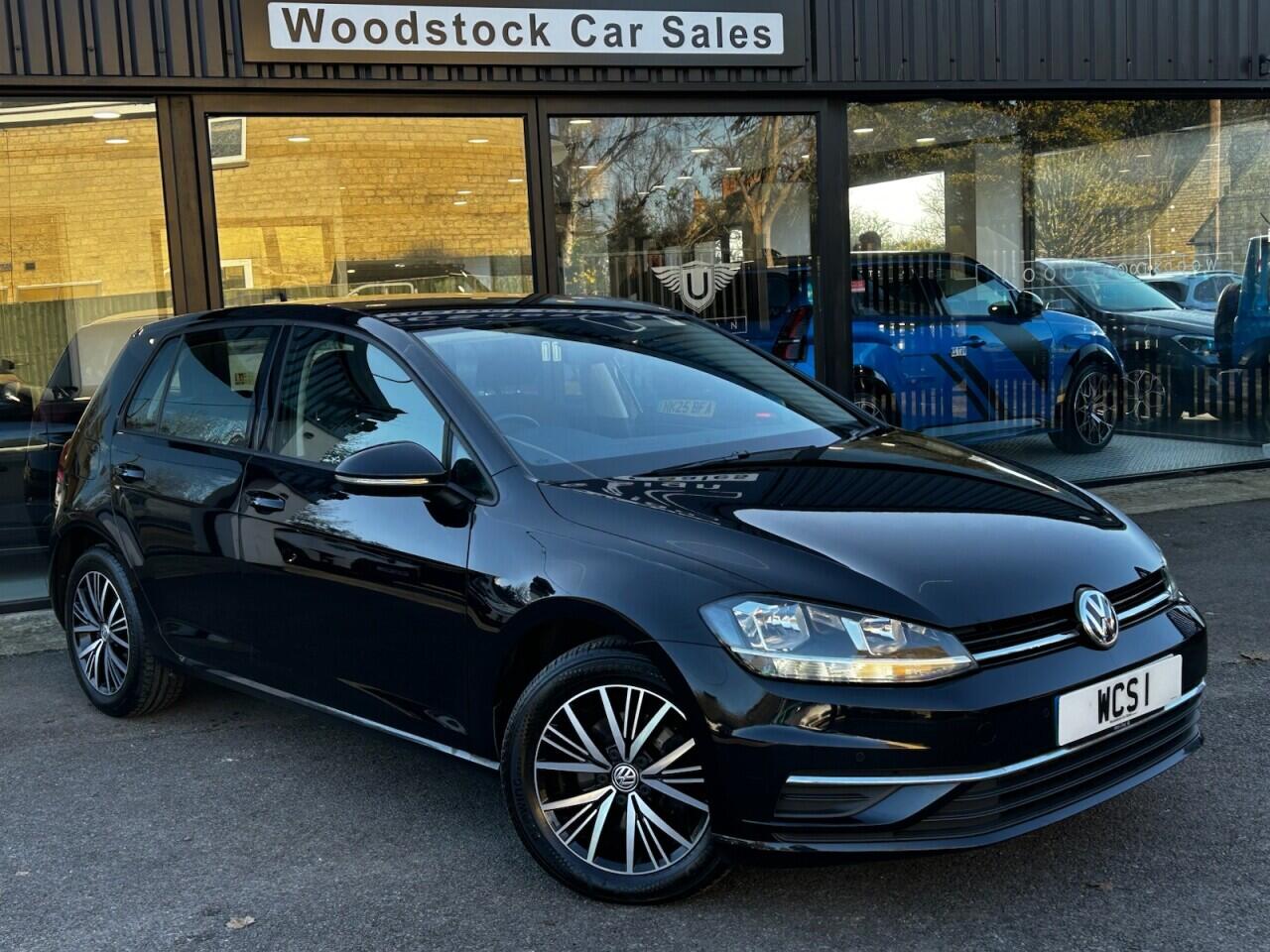 Used Volkswagen Golf 2017 for sale - 76633043: Photo 3