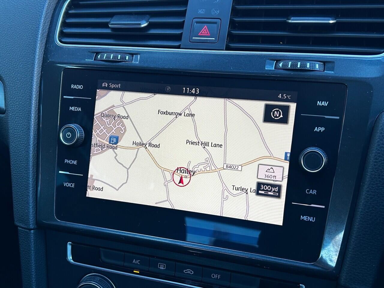 Used Volkswagen Golf 2017 for sale - 76633043: Photo 32