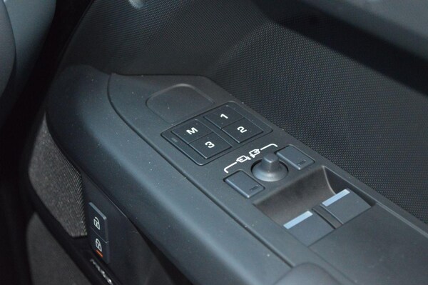 Used Land Rover Defender for sale - 75563795: Photo 34