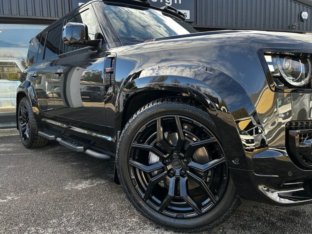 Used Land Rover Defender 110 2026 for sale - 78016915: Photo 16