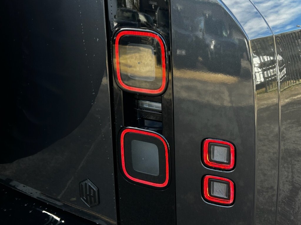 Used Land Rover Defender 110 2026 for sale - 78016915: Photo 17