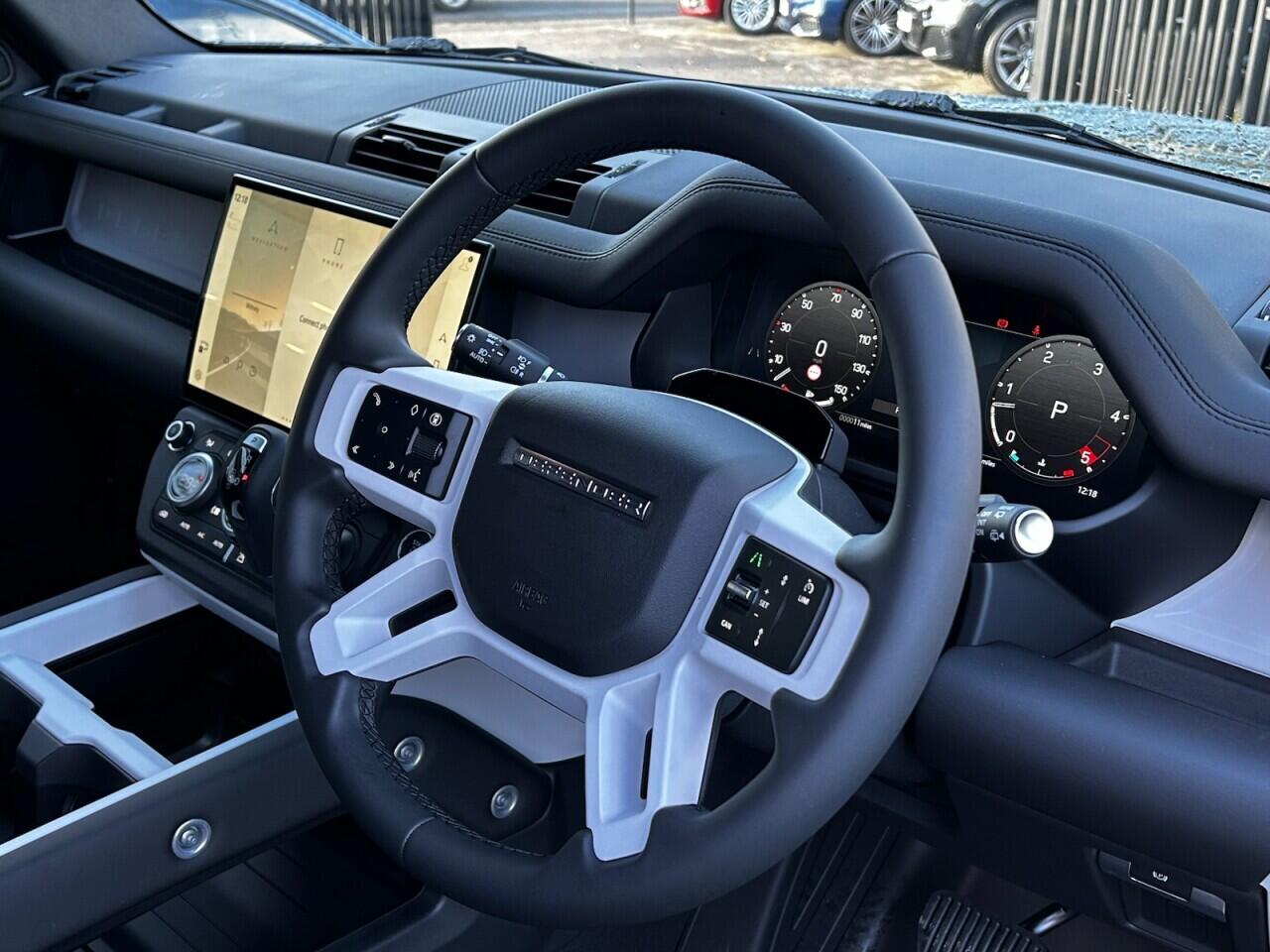 Used Land Rover Defender 90 for sale - 76824671: Photo 30