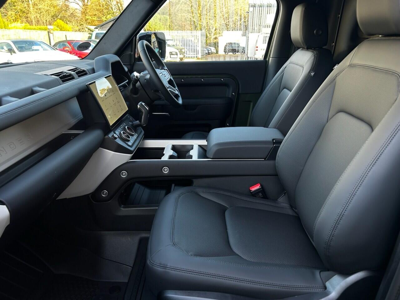 Used Land Rover Defender 90 for sale - 76824671: Photo 36