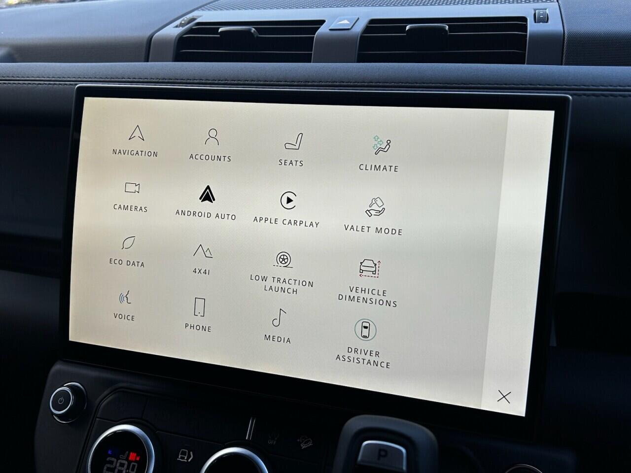 Used Land Rover Defender 90 for sale - 76824671: Photo 40