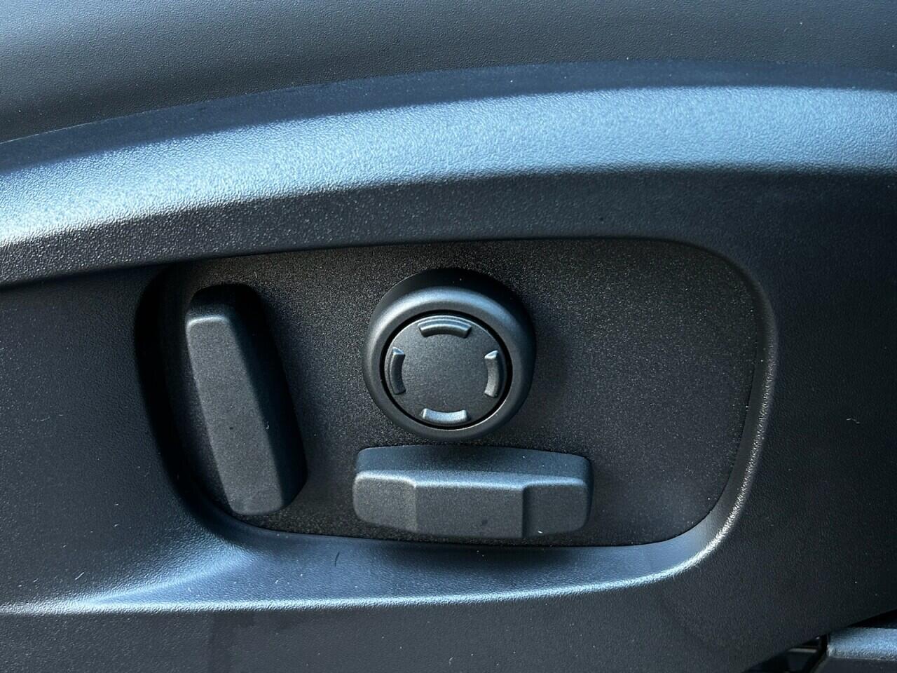 Used Land Rover Defender 90 for sale - 76824671: Photo 47