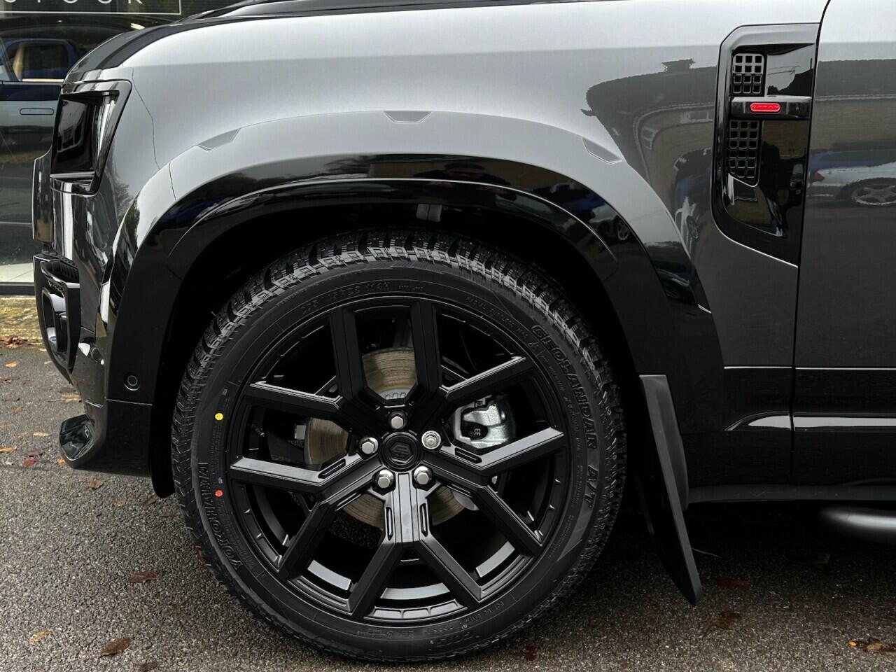 Used Land Rover Defender 110 for sale - 76824127: Photo 13