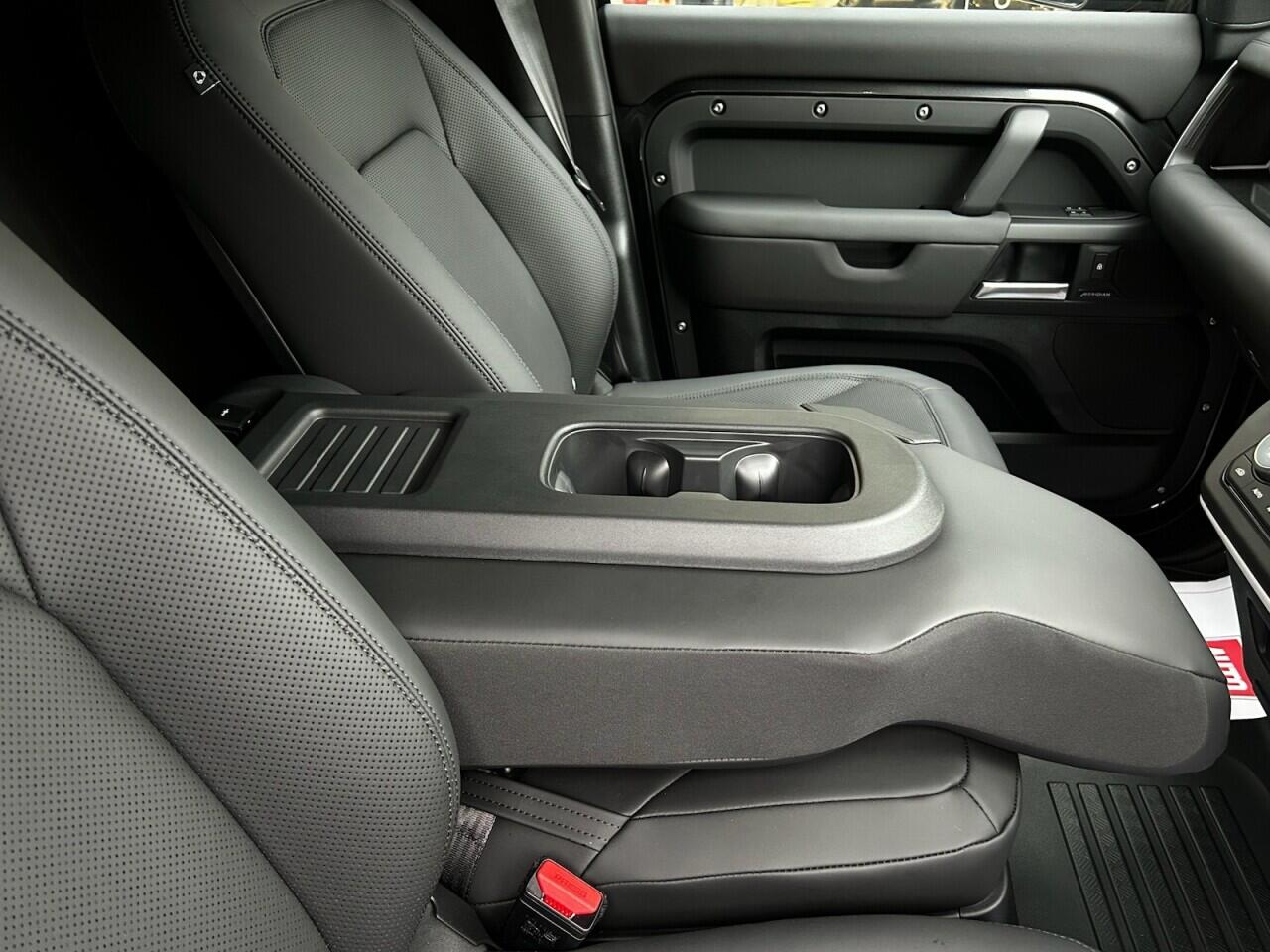 Used Land Rover Defender 110 for sale - 76824127: Photo 36