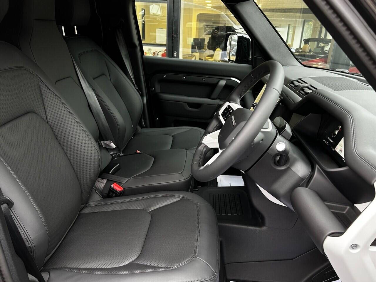 Used Land Rover Defender 110 for sale - 76824127: Photo 38