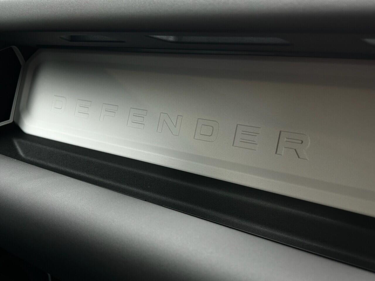 Used Land Rover Defender 110 for sale - 76824127: Photo 41