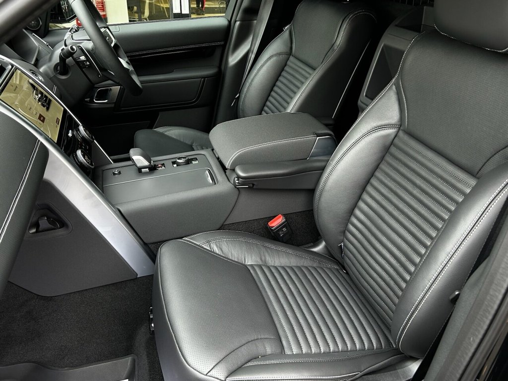Used Land Rover Discovery 5 2025 for sale - 77672701: Photo 25