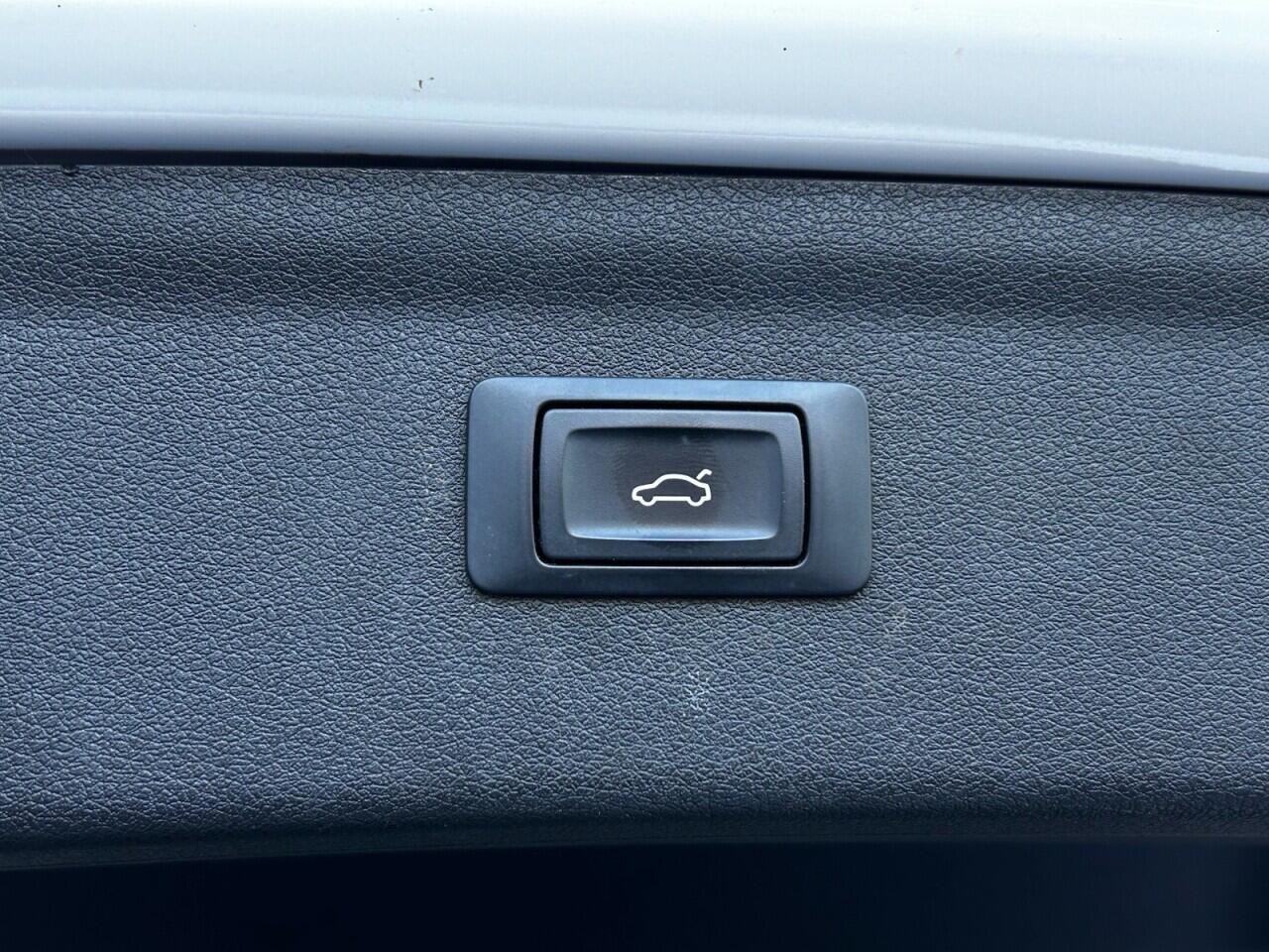 Used Audi Q3 2015 for sale - 76823466: Photo 35