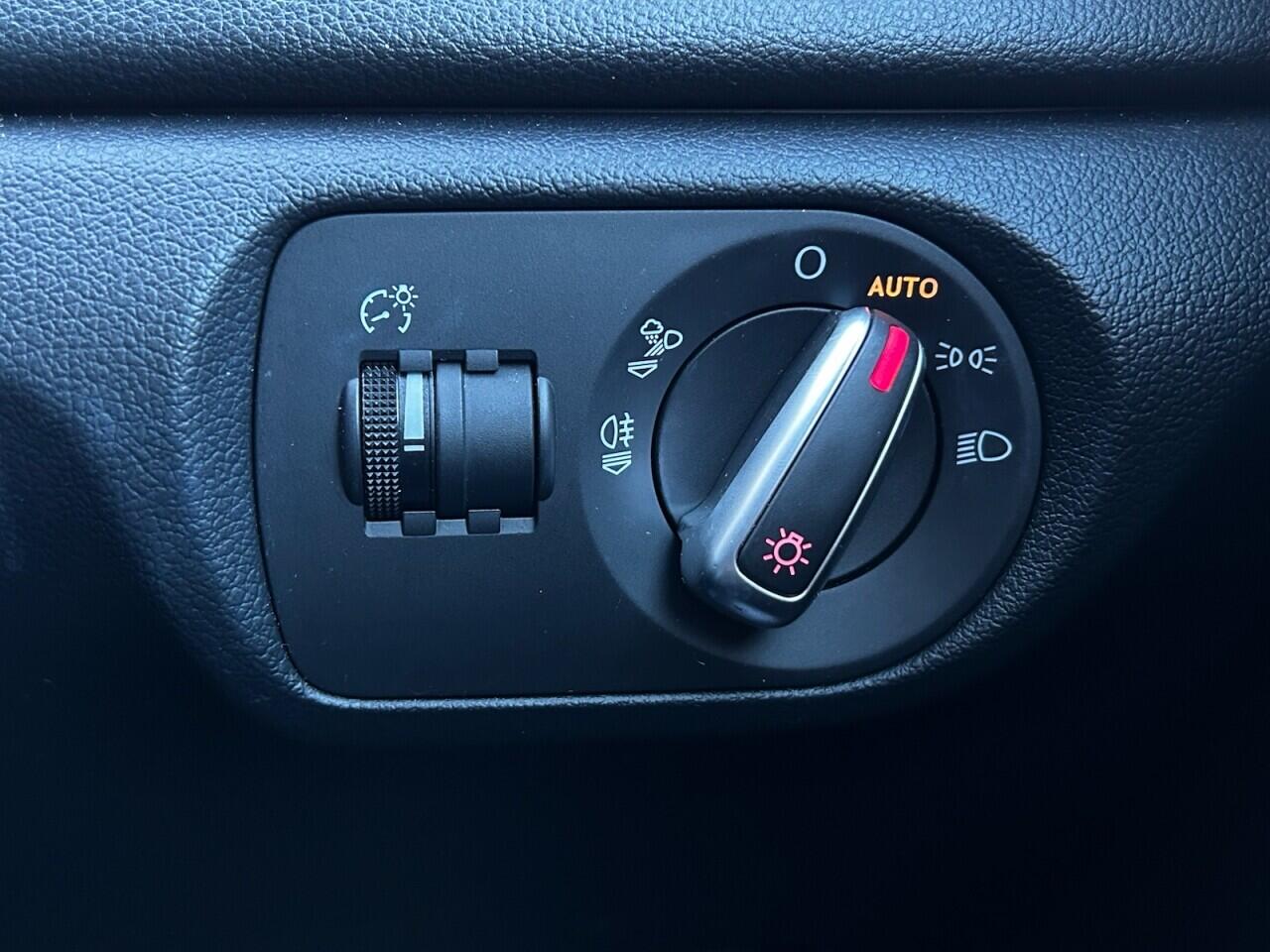 Used Audi Q3 2015 for sale - 76823466: Photo 46