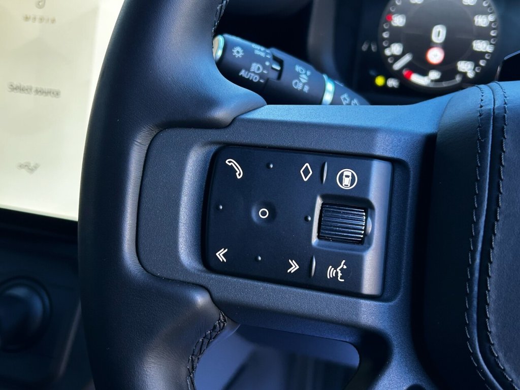 Used Land Rover Defender 2025 for sale - 77356068: Photo 37