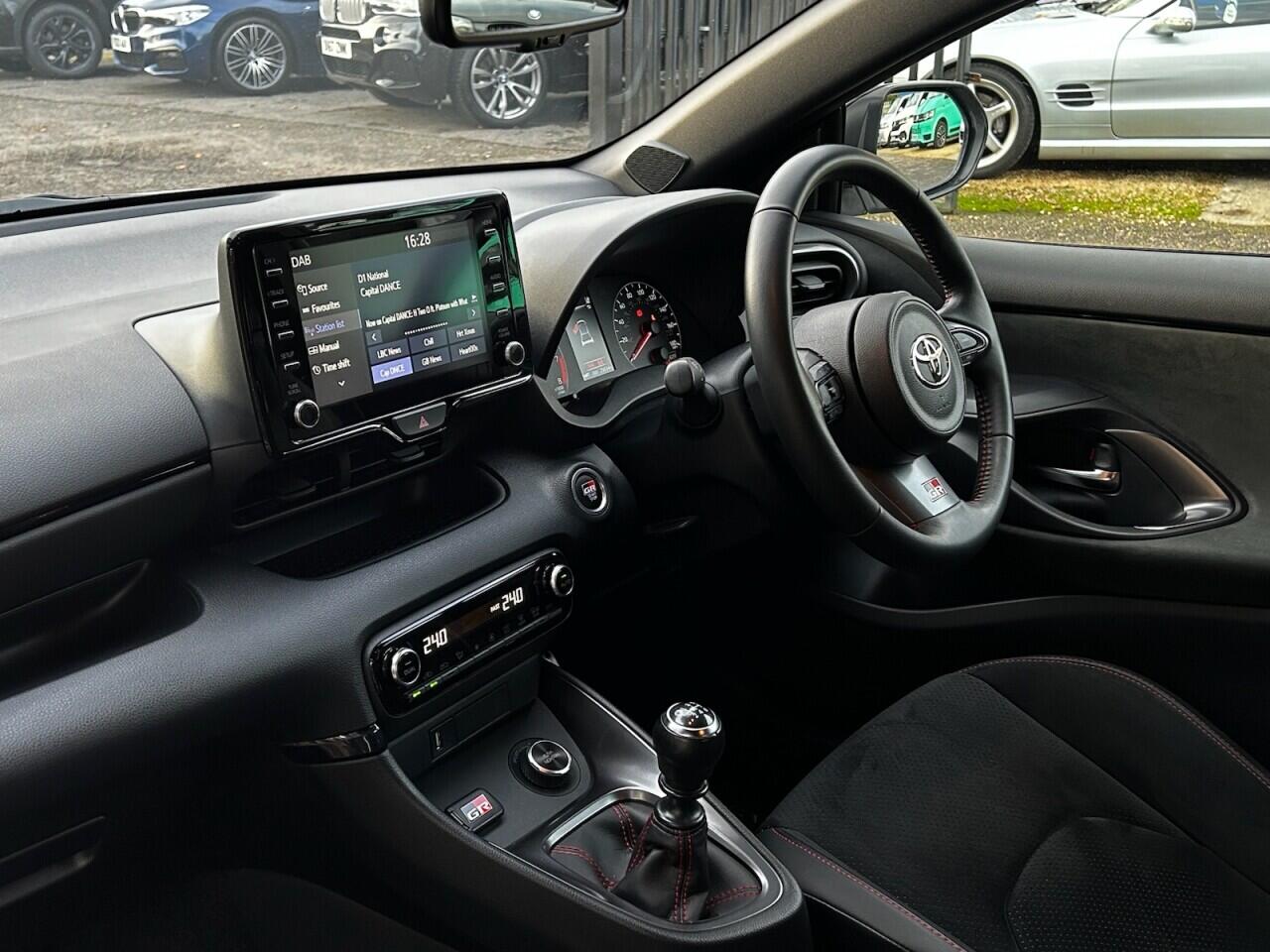 Used Toyota Yaris 2022 for sale - 76584369: Photo 24