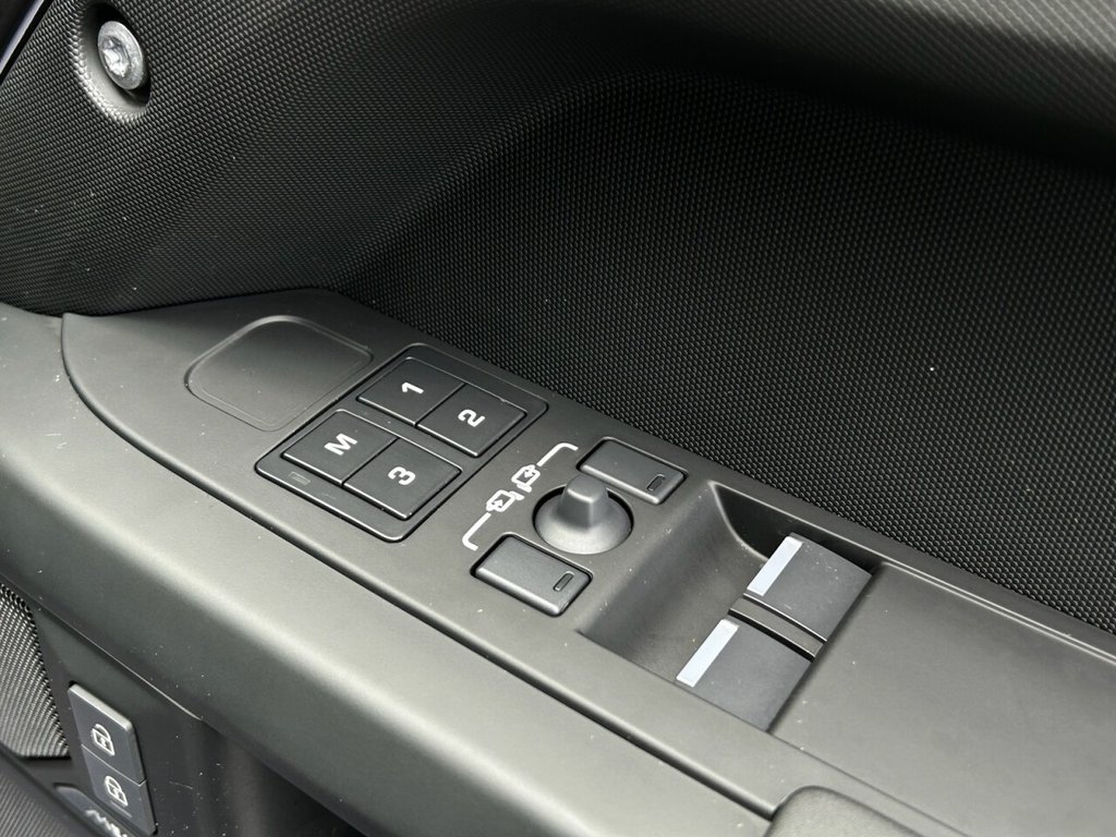 Used Land Rover Defender 2025 for sale - 77408527: Photo 43