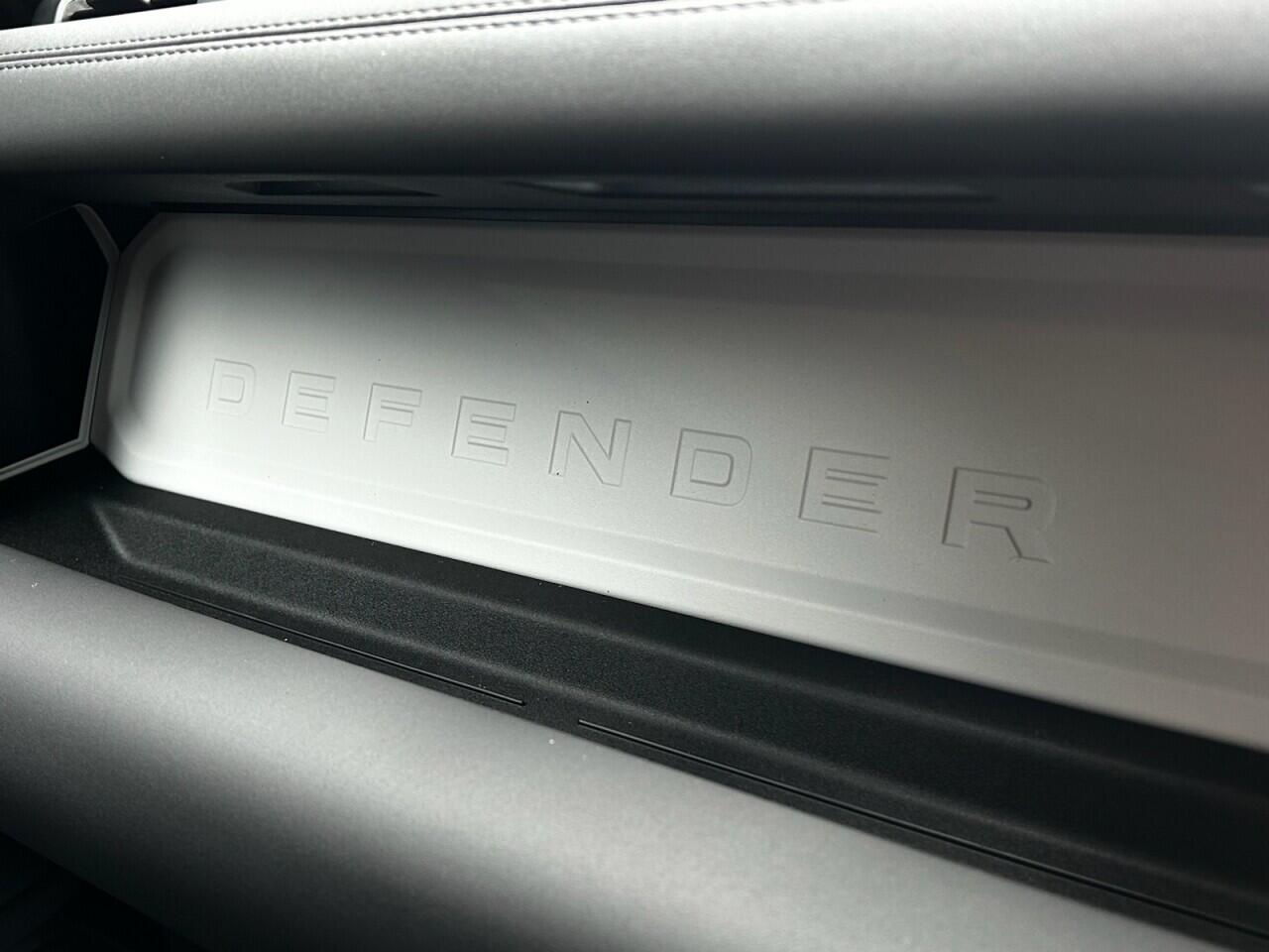 Used Land Rover Defender 110 for sale - 76899050: Photo 40