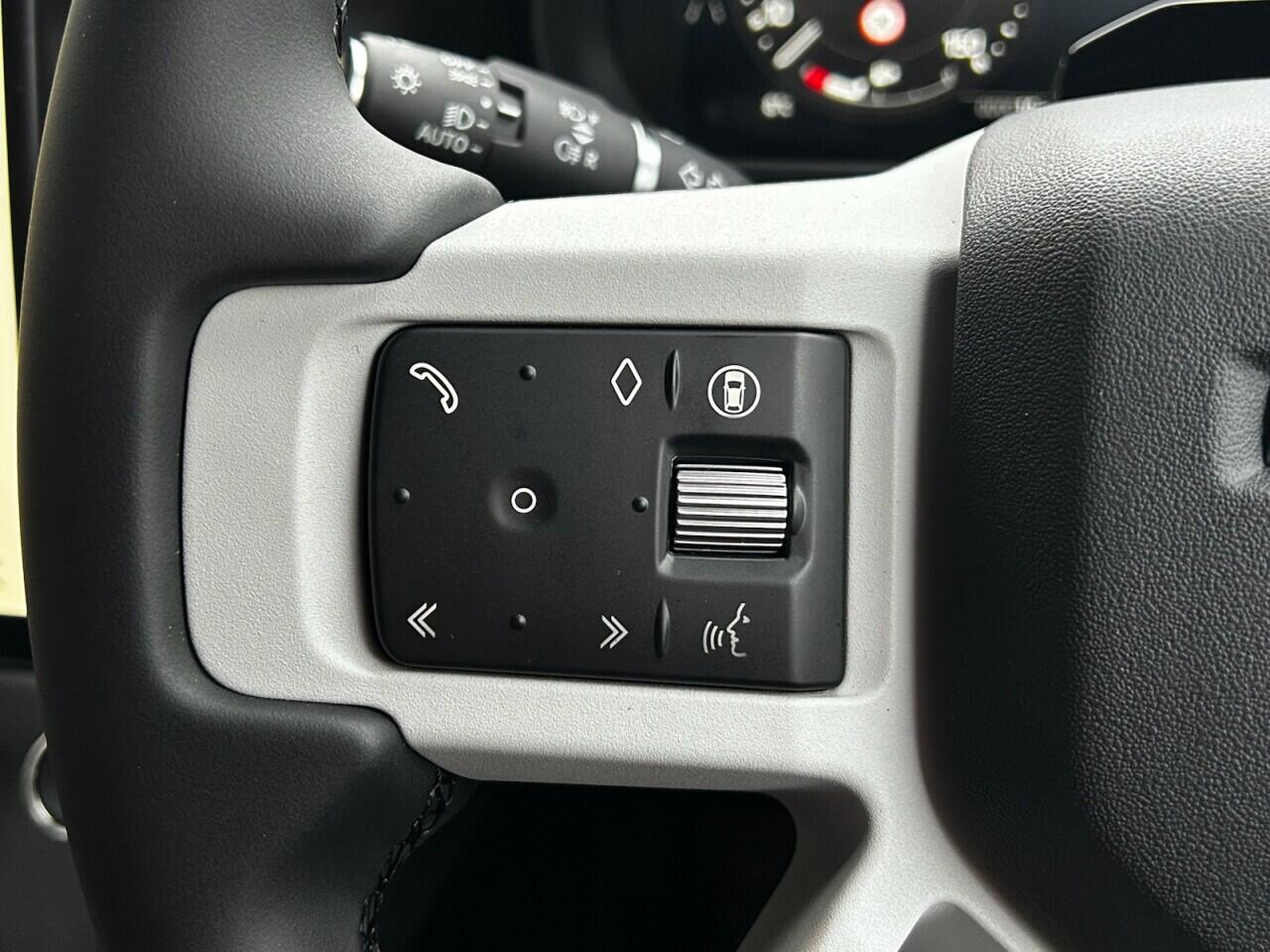 Used Land Rover Defender 110 for sale - 76899050: Photo 43