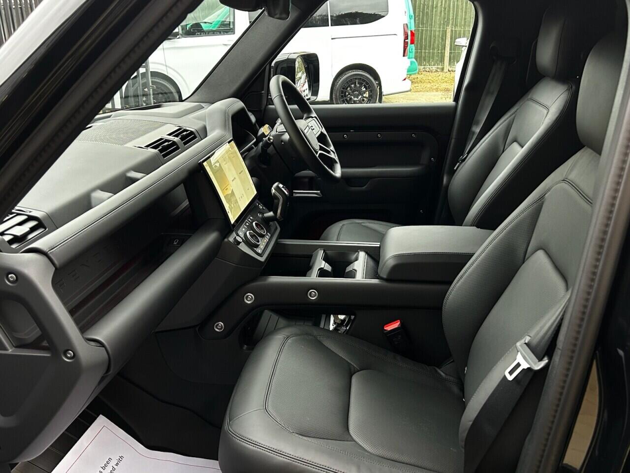 Used Land Rover Defender 110 for sale - 76952971: Photo 29